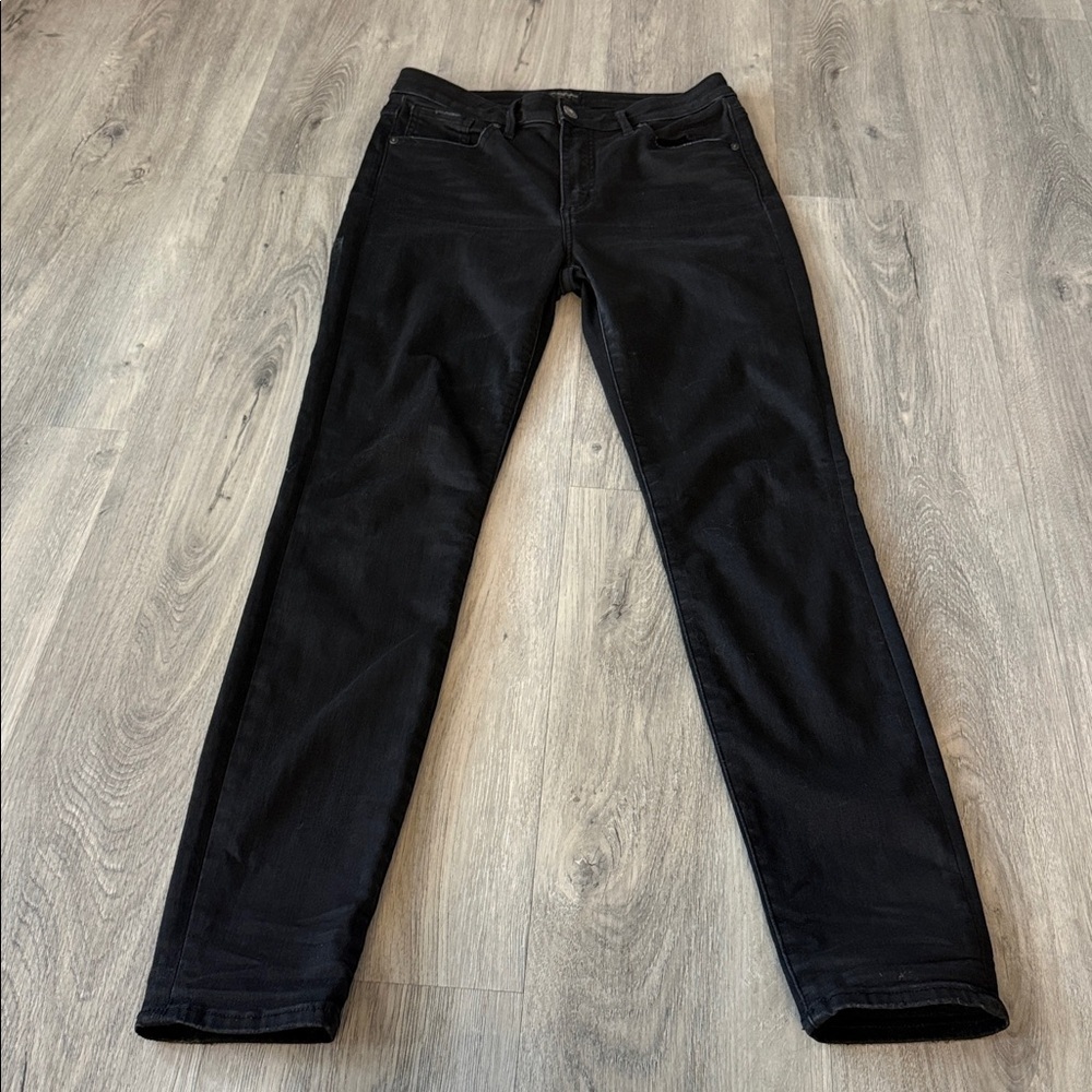 Silver Jeans Women's Dark Denim size 28